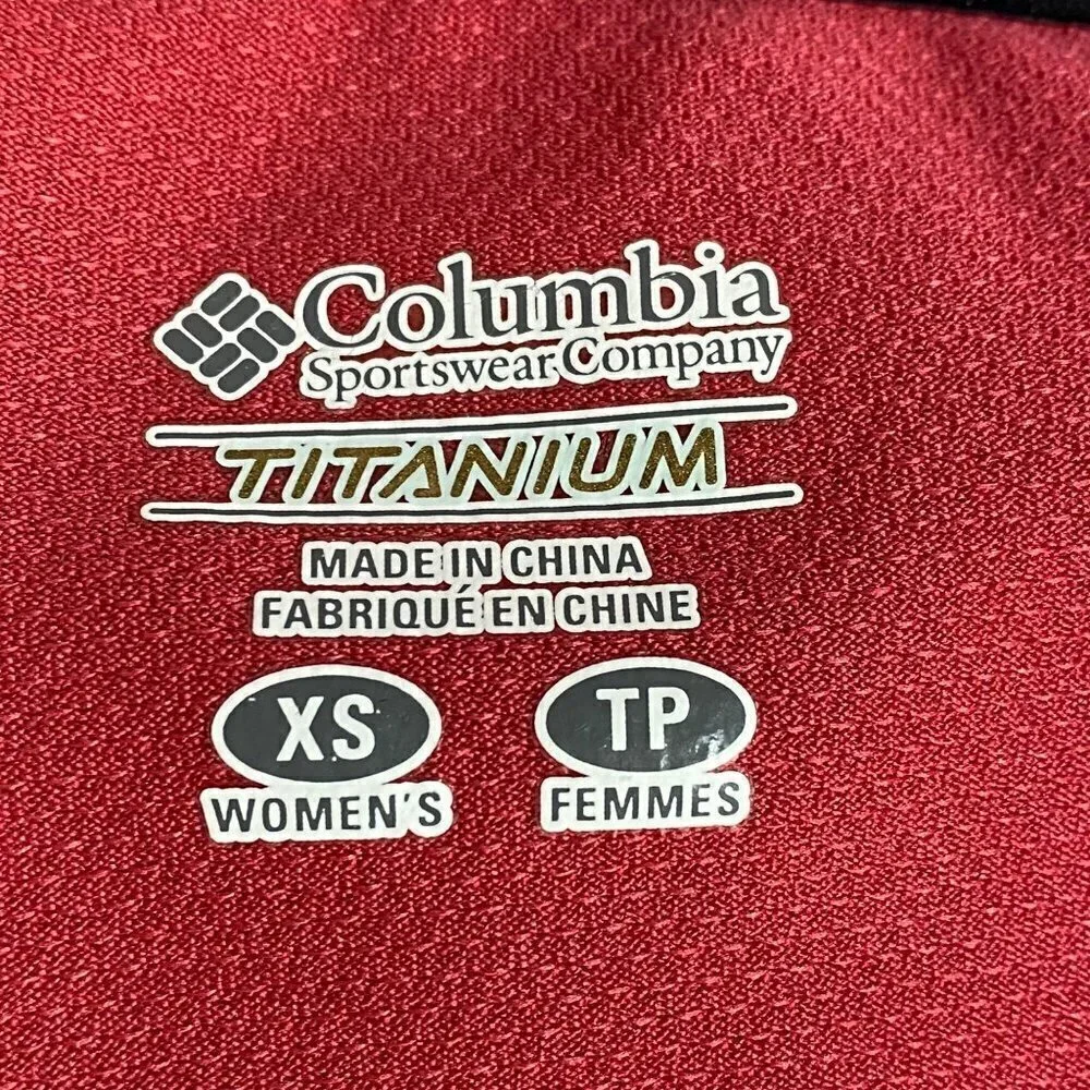 Columbia‎ Titanium Athletic Hoodie with Full Zipper Closure, Size XS Coral Color
